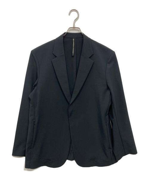 DESCENTE ALLTERRAIN（デザイント オルテライン）DESCENTE ALLTERRAIN (デザイント オルテライン) テックテーラードスリムジャケット ブラック サイズ:Lの古着・服飾アイテム