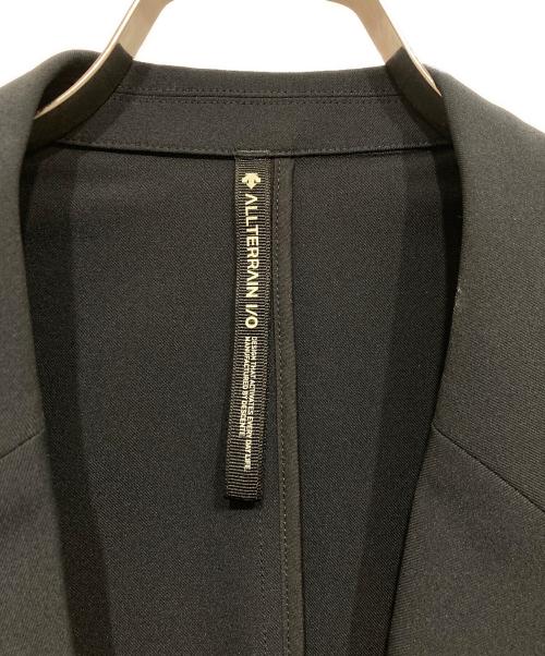 DESCENTE ALLTERRAIN（デザイント オルテライン）DESCENTE ALLTERRAIN (デザイント オルテライン) テックテーラードスリムジャケット ブラック サイズ:Lの古着・服飾アイテム