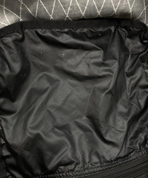 and wander（アンドワンダー）and wander (アンドワンダー) X-Pac 20L daypack ブラックの古着・服飾アイテム