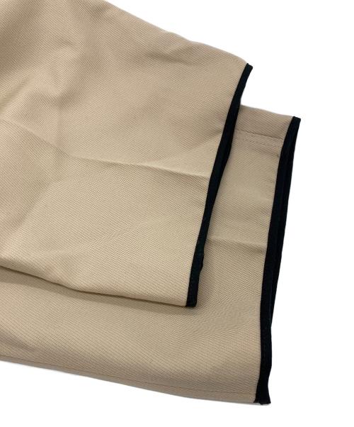 CINOH（チノ）CINOH (チノ) タックパンツ ベージュ サイズ:46の古着・服飾アイテム