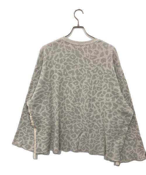 Name.（ネーム）Name. (ネーム) LEOPARD WAFFLE TAPED LOOSE SLEEVE TEE/レオパード　ワッフル　テープ　ルーズスリーブ　ティー アイボリー×グレー サイズ:2の古着・服飾アイテム