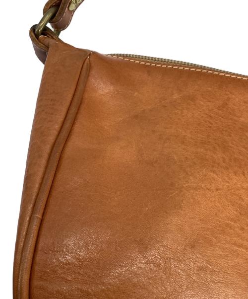 IL BISONTE（イル ビゾンテ）IL BISONTE (イル ビゾンテ) 三日月型レザーショルダーバッグ ブラウンの古着・服飾アイテム