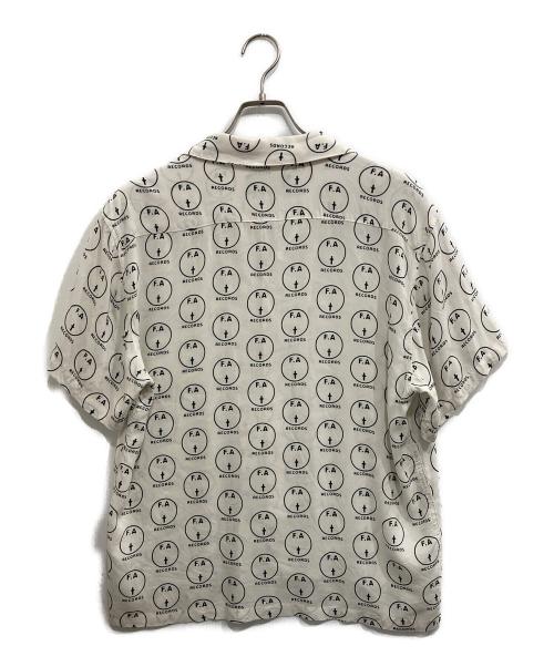 FUCKING AWESOME（ファッキンオーサム）FUCKING AWESOME (ファッキンオーサム) F.A Record Club Shirt ホワイト サイズ:Mの古着・服飾アイテム