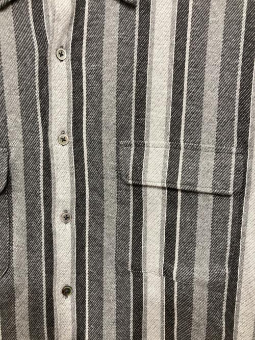 Kinema（キネマ）kinema (キネマ) ジャガードストライプパジャマシャツ グレー サイズ:Mの古着・服飾アイテム