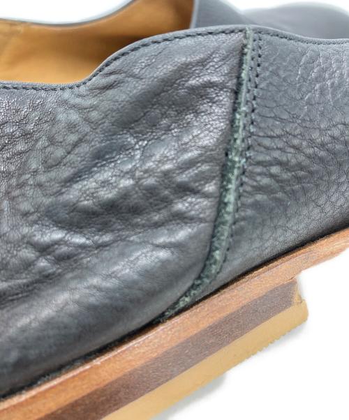 que（キュー）que (キュー) レザースリッポン ブラック サイズ:Mの古着・服飾アイテム