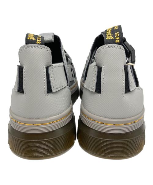 Dr.Martens（ドクターマーチン）Dr.Martens (ドクターマーチン) PEARSON サンダル/ペアソン サンダル グレー サイズ:UK5/EU38/USL7/USM6 未使用品の古着・服飾アイテム