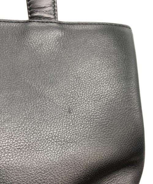 BURBERRY（バーバリー）BURBERRY (バーバリー) レザーハンドバッグ ブラックの古着・服飾アイテム