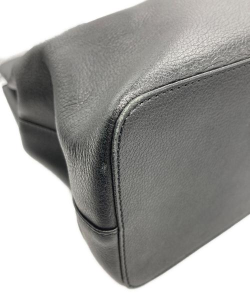 BURBERRY（バーバリー）BURBERRY (バーバリー) レザーハンドバッグ ブラックの古着・服飾アイテム