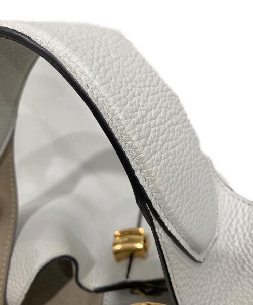 Salvatore Ferragamo（サルヴァトーレ フェラガモ）Salvatore Ferragamo (サルヴァトーレ フェラガモ) ガンチーニ ホーボーバッグ ライトグレーの古着・服飾アイテム