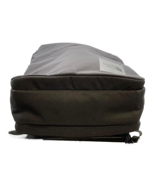 THE NORTH FACE（ザ ノース フェイス）THE NORTH FACE (ザ ノース フェイス) Shuttle Daypack Slim /シャトルデイパックスリム ブラックの古着・服飾アイテム