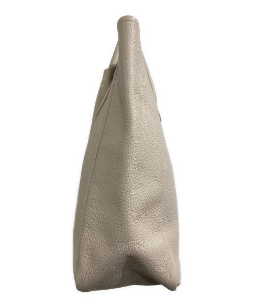 YOUNG & OLSEN The DRYGOODS STORE（ヤングアンドオルセン ザ ドライグッズストア）YOUNG & OLSEN The DRYGOODS STORE (ヤングアンドオルセン ザ ドライグッズストア) エンボスレザートートバッグ ベージュの古着・服飾アイテム