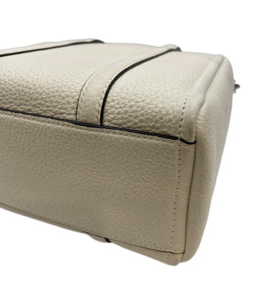 MARC JACOBS（マークジェイコブス）MARC JACOBS (マークジェイコブズ) THE TAG TOTE 21 /ザ タグ トート 21/ショルダーバッグ/ハンドバッグ アイボリーの古着・服飾アイテム