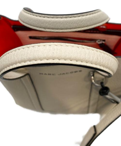 MARC JACOBS（マークジェイコブス）MARC JACOBS (マークジェイコブズ) THE TAG TOTE 21 /ザ タグ トート 21/ショルダーバッグ/ハンドバッグ アイボリーの古着・服飾アイテム