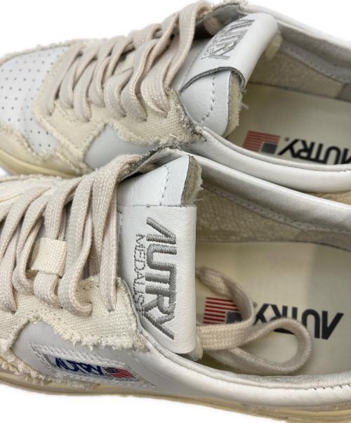 AUTRY（オートリ―）AUTRY (オートリ―) MEDALIST CB01 CANVAS BI ホワイト サイズ:36の古着・服飾アイテム
