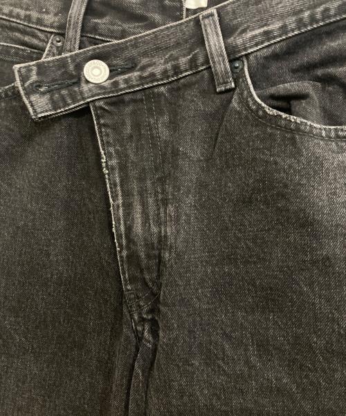 moussy（マウジー）moussy (マウジー) CROSS WAIST WIDE STRAIGHT ブラック サイズ:2の古着・服飾アイテム