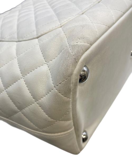 CHANEL（シャネル）CHANEL (シャネル) パイソンココマークトートバッグ アイボリーの古着・服飾アイテム