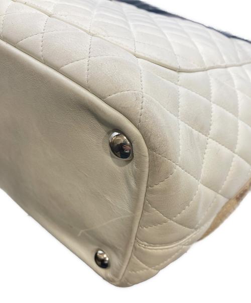 CHANEL（シャネル）CHANEL (シャネル) パイソンココマークトートバッグ アイボリーの古着・服飾アイテム