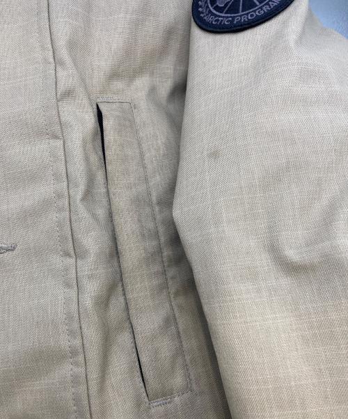 CANADA GOOSE BLACK LABEL（カナダグース ブラックレーベル）CANADA GOOSE BLACK LABEL (カナダグース ブラックレーベル) CRESTON クレストン ダウンジャケット ベージュ サイズ:Mの古着・服飾アイテム