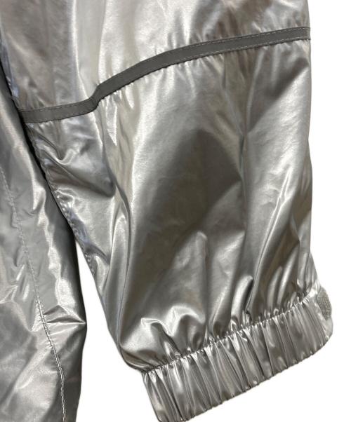 adidas（アディダス）adidas (アディダス) エキップメント メタリック ウインドブレーカー シルバー サイズ:M 未使用品の古着・服飾アイテム