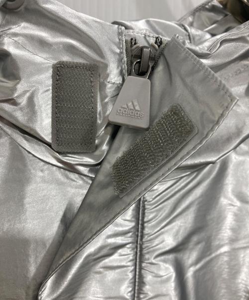 adidas（アディダス）adidas (アディダス) エキップメント メタリック ウインドブレーカー シルバー サイズ:M 未使用品の古着・服飾アイテム