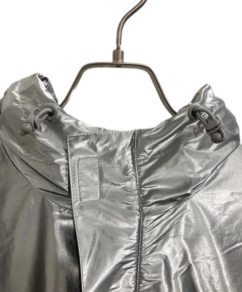 adidas（アディダス）adidas (アディダス) エキップメント メタリック ウインドブレーカー シルバー サイズ:M 未使用品の古着・服飾アイテム