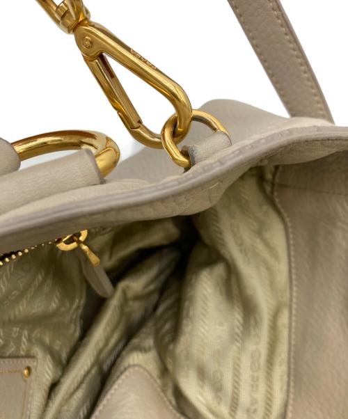 PRADA（プラダ）PRADA (プラダ) 2WAYレザーハンドバッグ/ショルダーバッグ/ハンドバッグ ベージュの古着・服飾アイテム