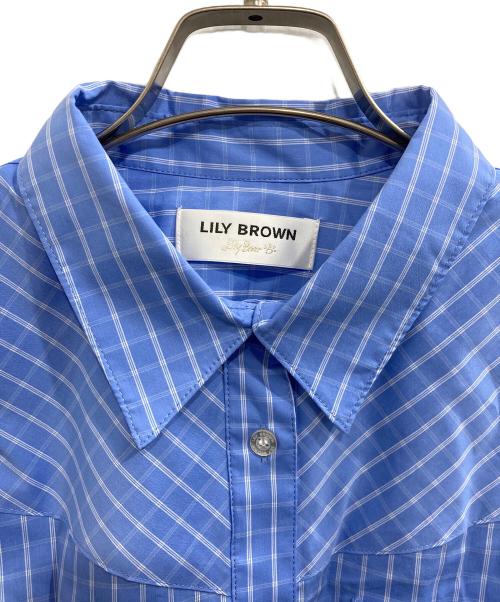 Lily Brown（リリーブラウン）Lily Brown (リリーブラウン) Lily Bearレターモチーフバリエシャツ ブルー サイズ:FREE 未使用品の古着・服飾アイテム