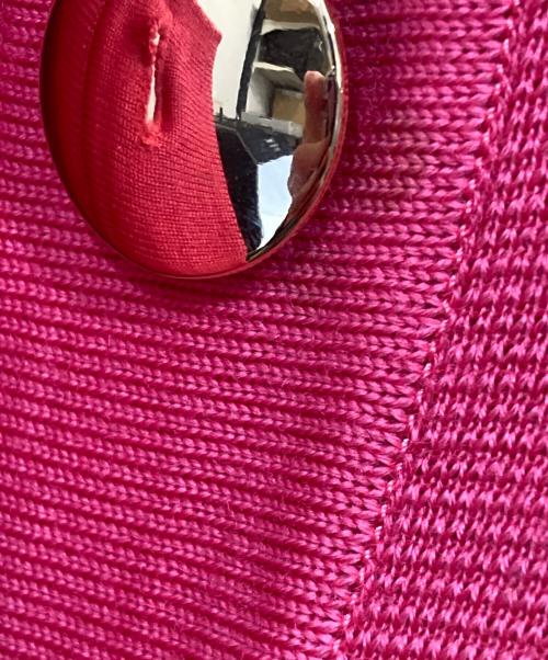 Yves Saint Laurent（イヴサンローラン）Yves Saint Laurent (イヴサンローラン) 金釦ラインカーディガン ピンク サイズ:Ｍの古着・服飾アイテム