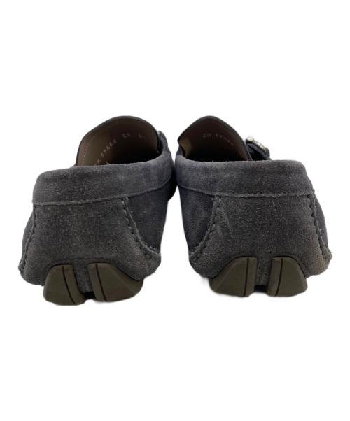 Salvatore Ferragamo（サルヴァトーレ フェラガモ）Salvatore Ferragamo (サルヴァトーレ フェラガモ) ドライビングローファー グレー サイズ:6 1/2の古着・服飾アイテム