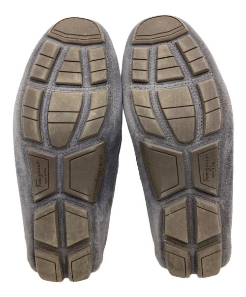 Salvatore Ferragamo（サルヴァトーレ フェラガモ）Salvatore Ferragamo (サルヴァトーレ フェラガモ) ドライビングローファー グレー サイズ:6 1/2の古着・服飾アイテム