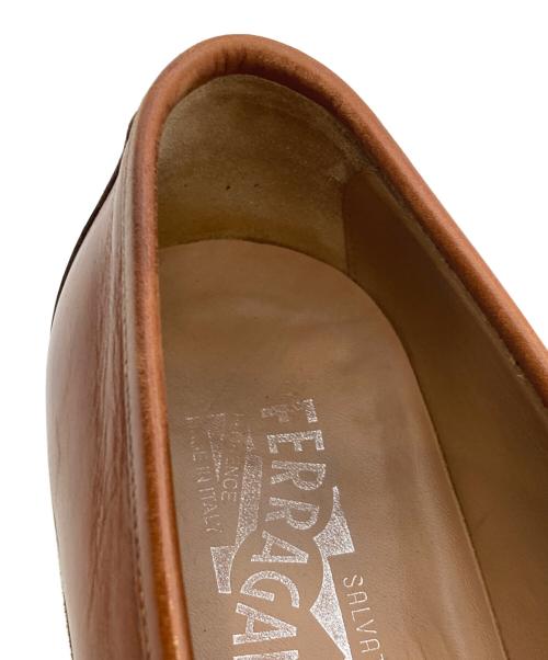Salvatore Ferragamo（サルヴァトーレ フェラガモ）Salvatore Ferragamo (サルヴァトーレ フェラガモ) トラメッザ ローファー ブラウン サイズ:6 1/2 23Eの古着・服飾アイテム