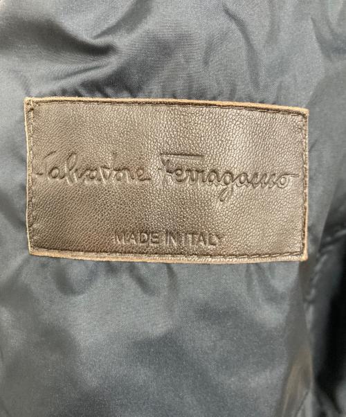Salvatore Ferragamo（サルヴァトーレ フェラガモ）Salvatore Ferragamo (サルヴァトーレ フェラガモ) ガンチーニジップ ナイロンコート ネイビー サイズ:46の古着・服飾アイテム