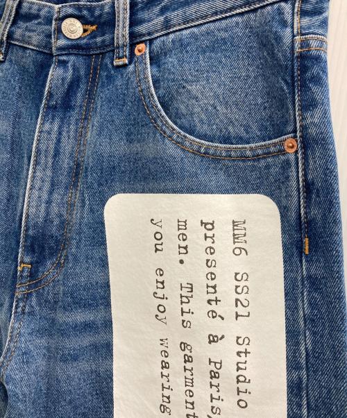 MM6 Maison Margiela（エムエムシックスメゾンマルジェラ）MM6 Maison Margiela (エムエムシックスメゾンマルジェラ) Washed Text Print Jeans インディゴ サイズ:38の古着・服飾アイテム