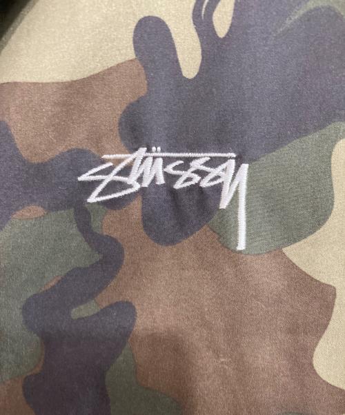 stussy（ステューシー）stussy (ステューシー) カモ柄コーチジャケット グリーン サイズ:Ｌの古着・服飾アイテム