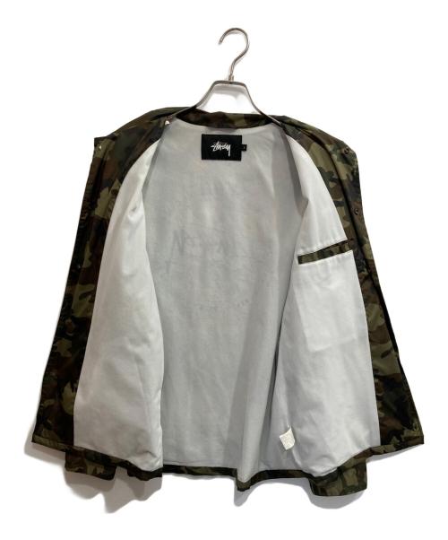 stussy（ステューシー）stussy (ステューシー) カモ柄コーチジャケット グリーン サイズ:Ｌの古着・服飾アイテム