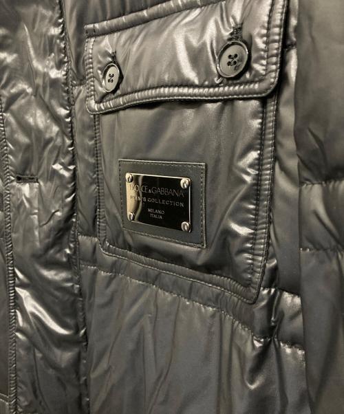 DOLCE & GABBANA（ドルチェ＆ガッバーナ）DOLCE & GABBANA (ドルチェ＆ガッバーナ) ロゴプレート中綿ジャケット ブラック サイズ:48の古着・服飾アイテム