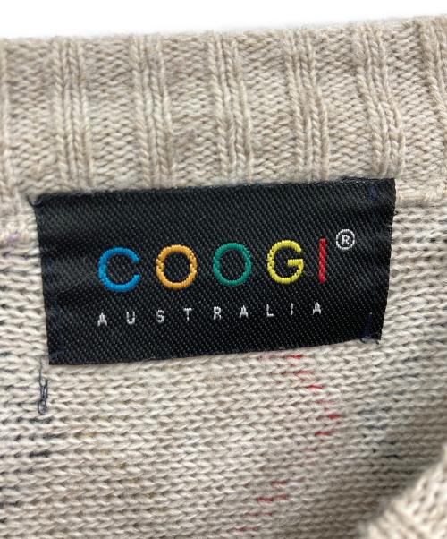Coogi（クージー）Coogi (クージー) 3Dニット レッド×グレー×ベージュ サイズ:XLの古着・服飾アイテム
