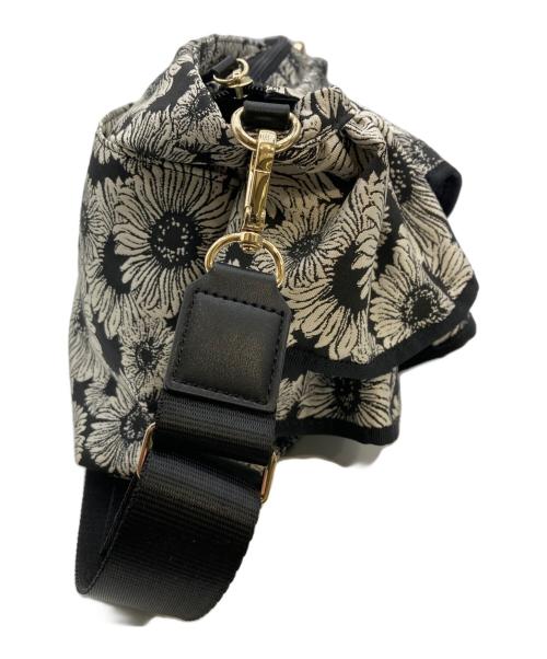 TOCCA（トッカ）TOCCA (トッカ) FRILL POCHETTE/フリル ポシェット ブラック×ホワイト サイズ:Fの古着・服飾アイテム