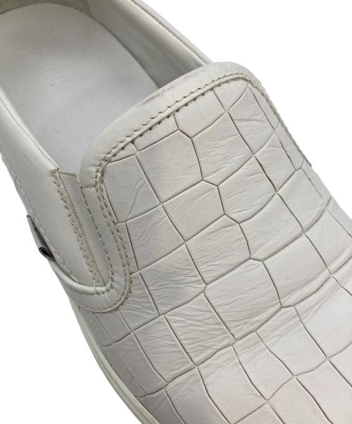 JIMMY CHOO（ジミーチュウ）JIMMY CHOO (ジミーチュウ) 型押しスリッポン ホワイト サイズ:43の古着・服飾アイテム
