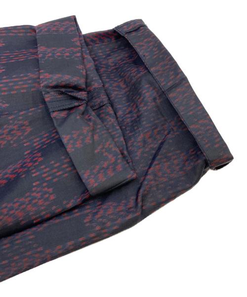 DRIES VAN NOTEN（ドリスヴァンノッテン）DRIES VAN NOTEN (ドリスヴァンノッテン) 総柄シルクパンツ ネイビー×レッド サイズ:48の古着・服飾アイテム