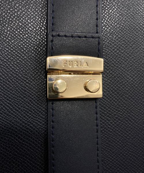 FURLA（フルラ）FURLA (フルラ) METRO Mトートバッグ ネイビーの古着・服飾アイテム