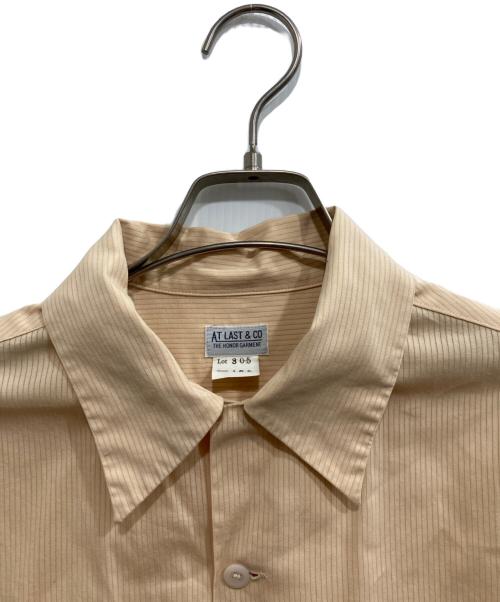ATLAST & CO（アットラスト）ATLAST & CO (アットラスト) 半袖ストライプシャツ ベージュ サイズ:15 1/2の古着・服飾アイテム