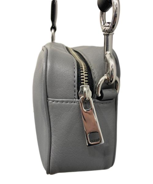 MARC JACOBS（マークジェイコブス）MARC JACOBS (マークジェイコブス) ショルダーバッグ/ FLASH LEATHER CROSS BODY グレーの古着・服飾アイテム