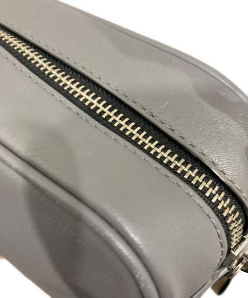 MARC JACOBS（マークジェイコブス）MARC JACOBS (マークジェイコブス) ショルダーバッグ/ FLASH LEATHER CROSS BODY グレーの古着・服飾アイテム
