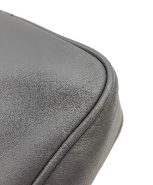 MARC JACOBS（マークジェイコブス）MARC JACOBS (マークジェイコブス) ショルダーバッグ/ FLASH LEATHER CROSS BODY グレーの古着・服飾アイテム