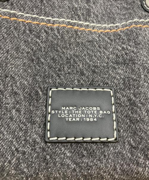 MARC JACOBS（マークジェイコブス）MARC JACOBS (マークジェイコブス) THE DENIM CHAIN CROSSBODY MINI TOTE BAG//ザ デニム チェーン トート バッグ クロスボディ　ミニ インディゴの古着・服飾アイテム
