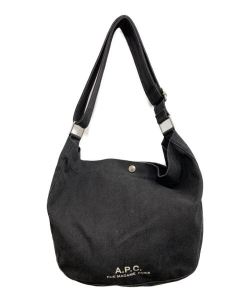 A.P.C.（アーペーセー）A.P.C. (アーペーセー) キャンバスショルダーバッグ/BESACE JOURNAL SMALLの古着・服飾アイテム