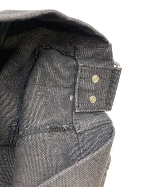 A.P.C.（アーペーセー）A.P.C. (アーペーセー) キャンバスショルダーバッグ/BESACE JOURNAL SMALLの古着・服飾アイテム