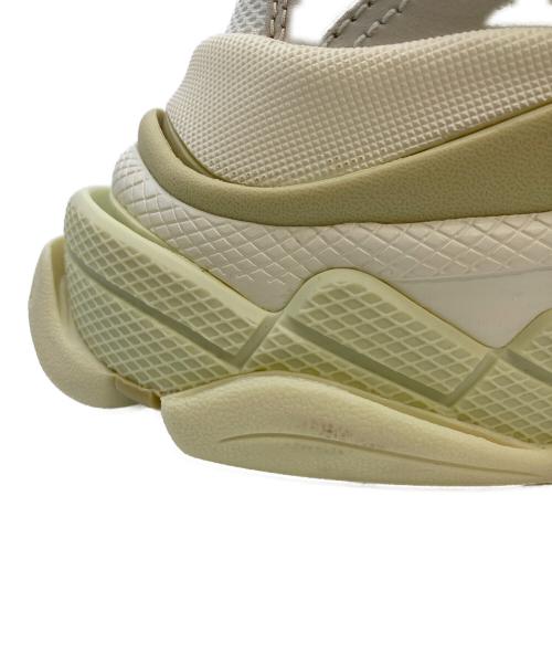 BALENCIAGA（バレンシアガ）BALENCIAGA (バレンシアガ) TRIPLE S SNEAKER/トリプルエス　スニーカー ホワイト サイズ:27cm/UK7/EU41/USA8の古着・服飾アイテム