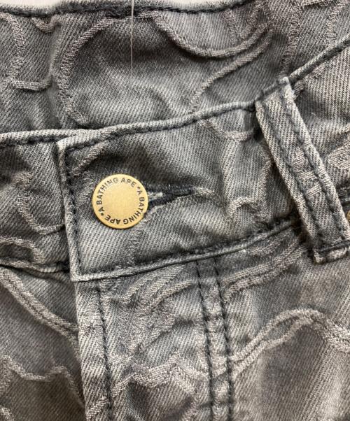 A BATHING APE（アベイシングエイプ）A BATHING APE (アベイシングエイプ) Line Camo Jacquard One Point Relaxed Fit 13oz Denim Pants グレー サイズ:XLの古着・服飾アイテム